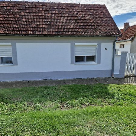 Apartmán Kuca Na Dan Šid Exteriér fotografie