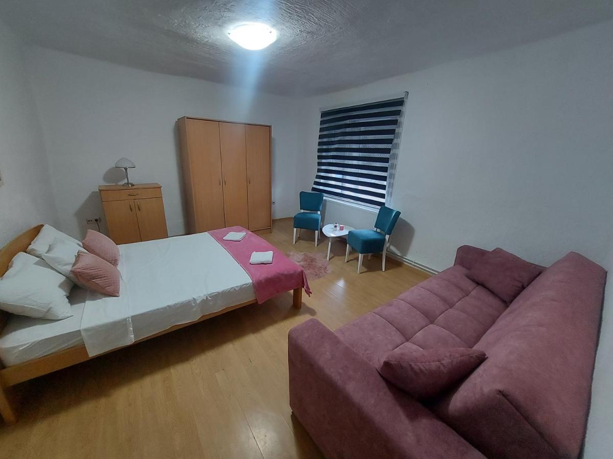 Apartmán Kuca Na Dan Šid Exteriér fotografie