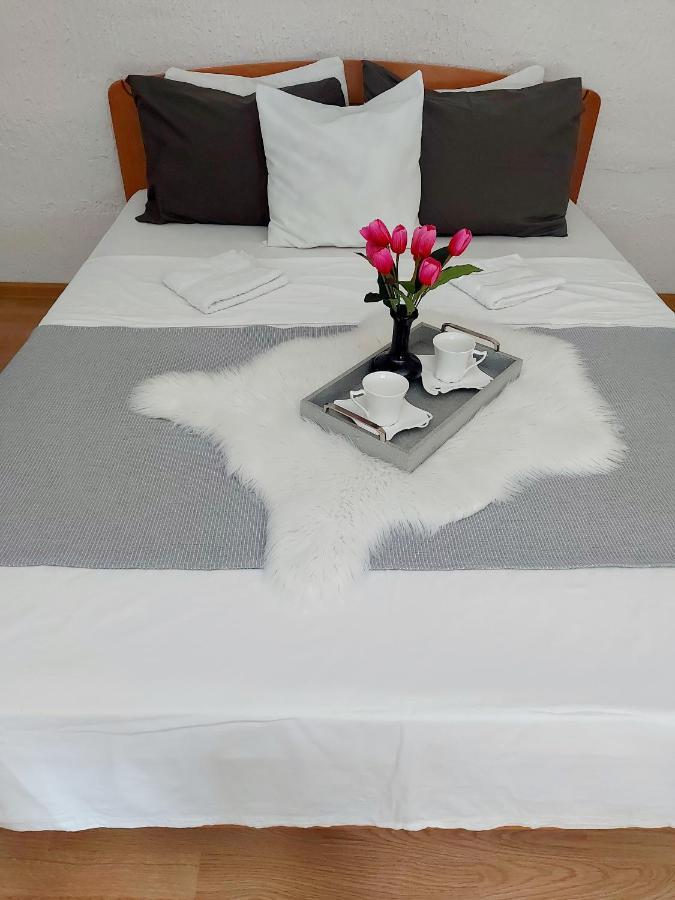 Apartmán Kuca Na Dan Šid Exteriér fotografie